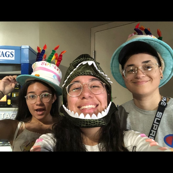 Meet your Posher, Chelsea - Picture 3 of 4